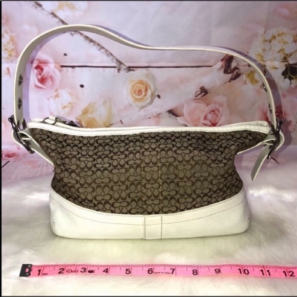 🌟 Signature Coach Shoulder Bag - Picture 5 of 12